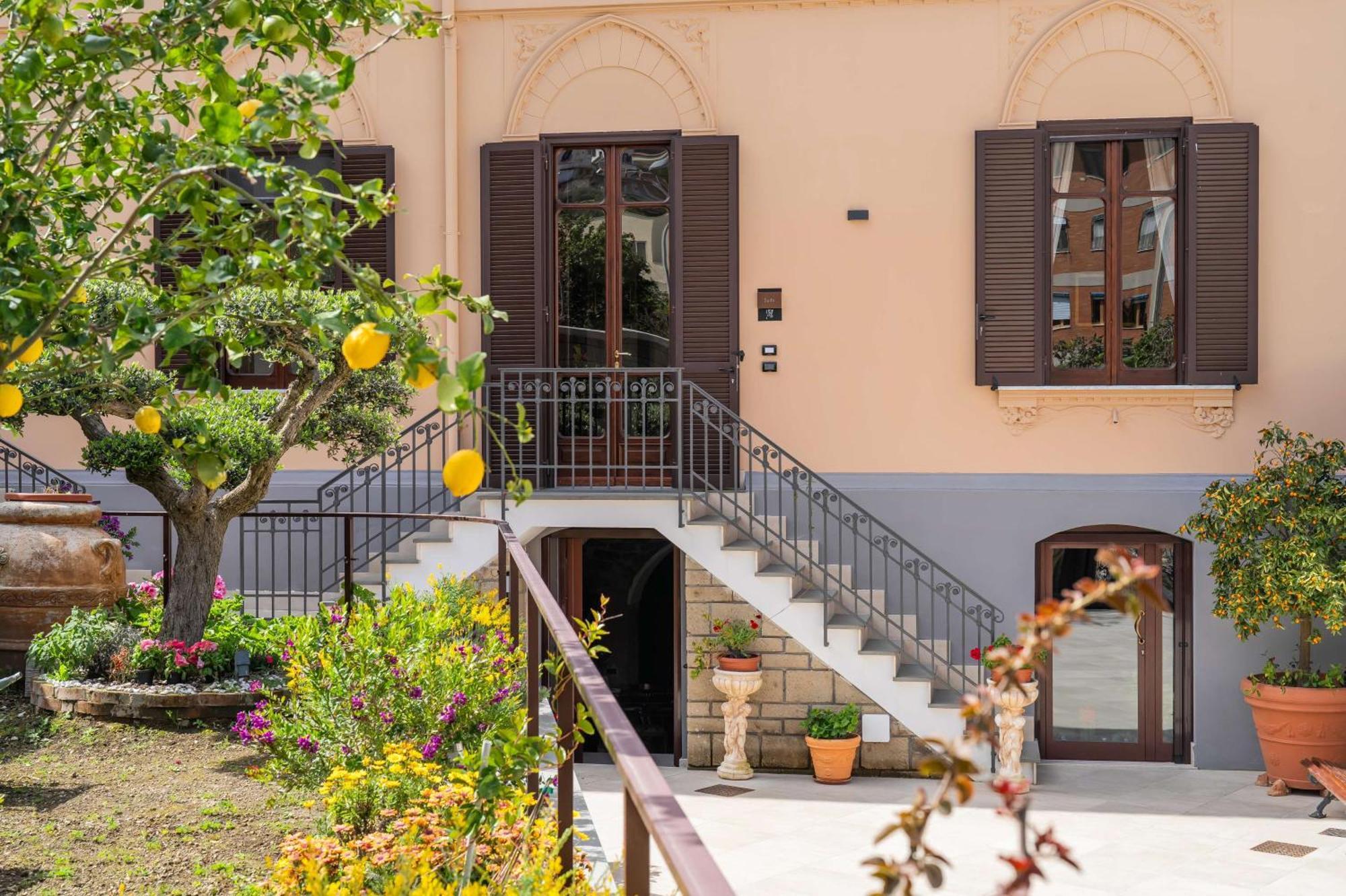 Villa Agostino Luxury B&B Вико-Экуенсе Экстерьер фото